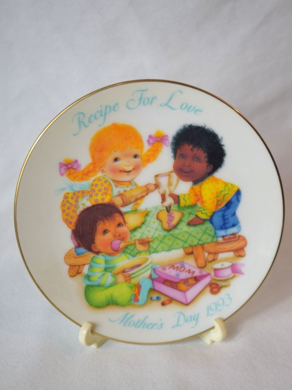 Vintage 1993 Avon "Recipe For Love" Mother's Day Plate